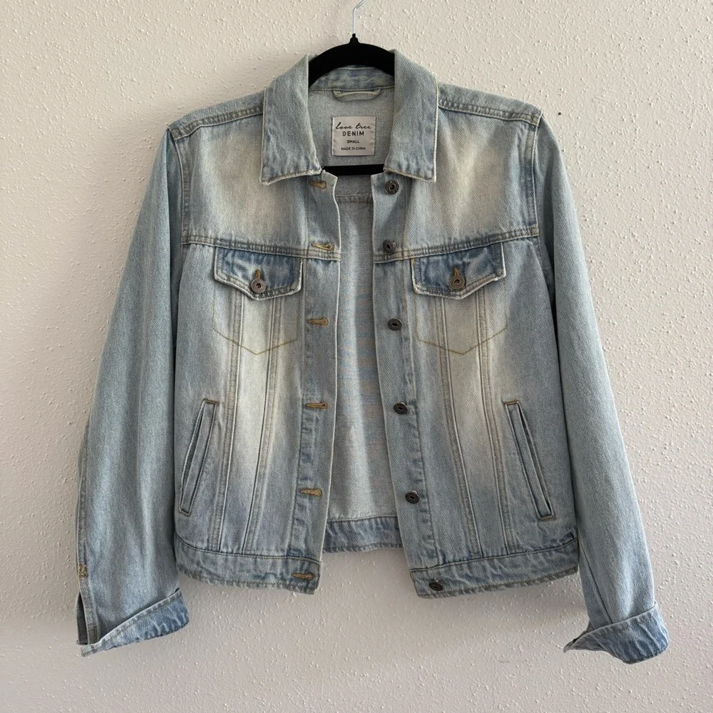 Love Tree Classic Light Wash Denim Jacket | Small